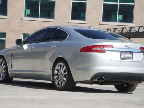 Used 2011 Jaguar XF Premium RWD image 13