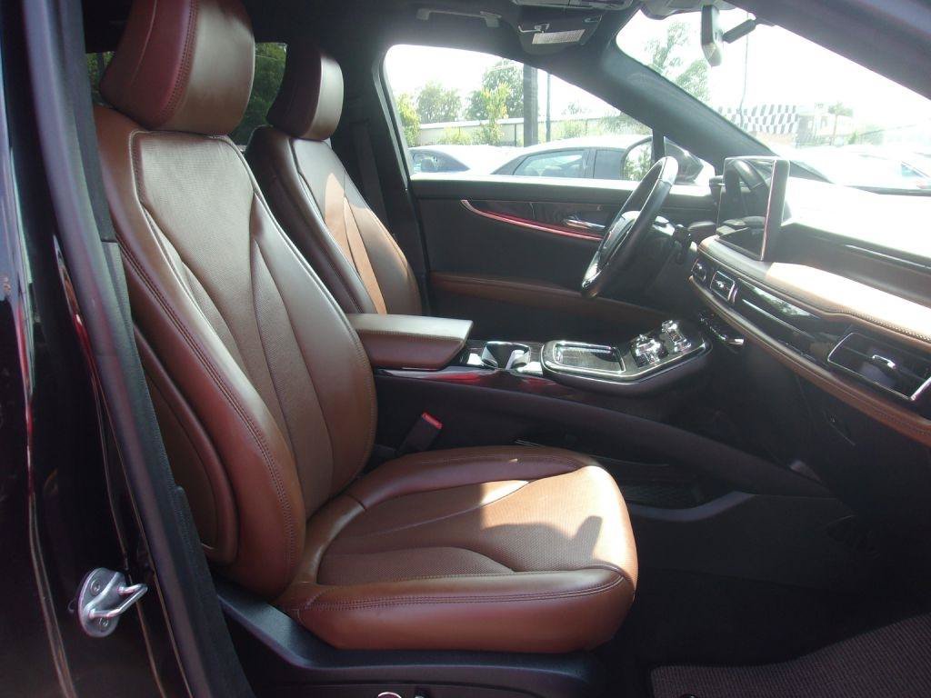 Used 2023 Lincoln Nautilus Reserve w/ Equipment Group 201A FWD image 9
