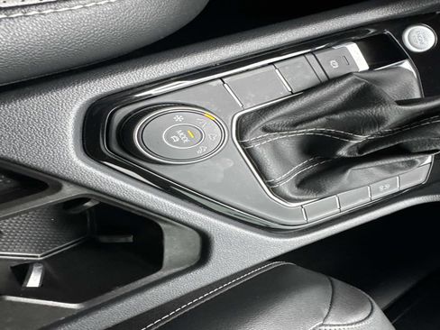 Certified 2023 Volkswagen Taos SEL image 25