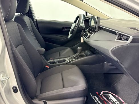 Used 2024 Toyota Corolla LE image 31