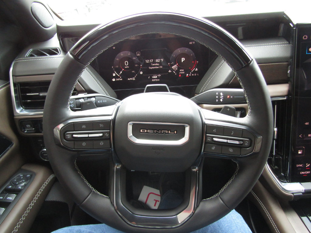 Used 2026 GMC Yukon Denali Ultimate AWD/4WD image 33