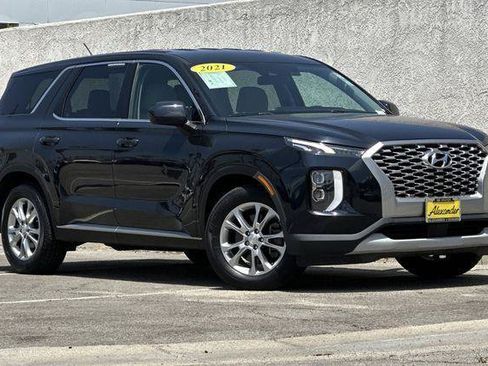 Used 2021 Hyundai Palisade SE FWD image 2