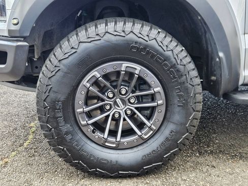 Used 2019 Ford F150 Raptor w/ Equipment Group 802A Luxury AWD/4WD image 33