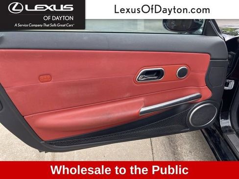Used 2006 Chrysler Crossfire Limited RWD image 3