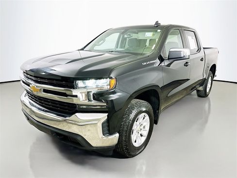 Used 2021 Chevrolet Silverado 1500 LT image 3
