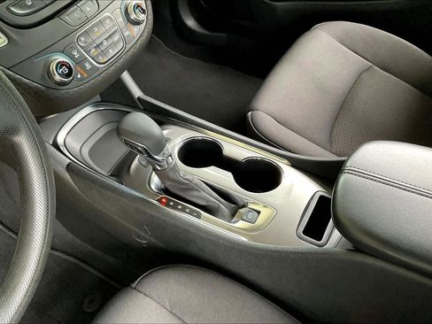 Used 2023 Chevrolet Malibu LT FWD image 17