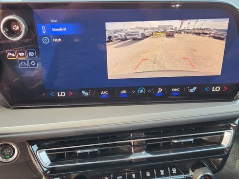 Certified 2026 Chevrolet Traverse LT AWD/4WD image 17