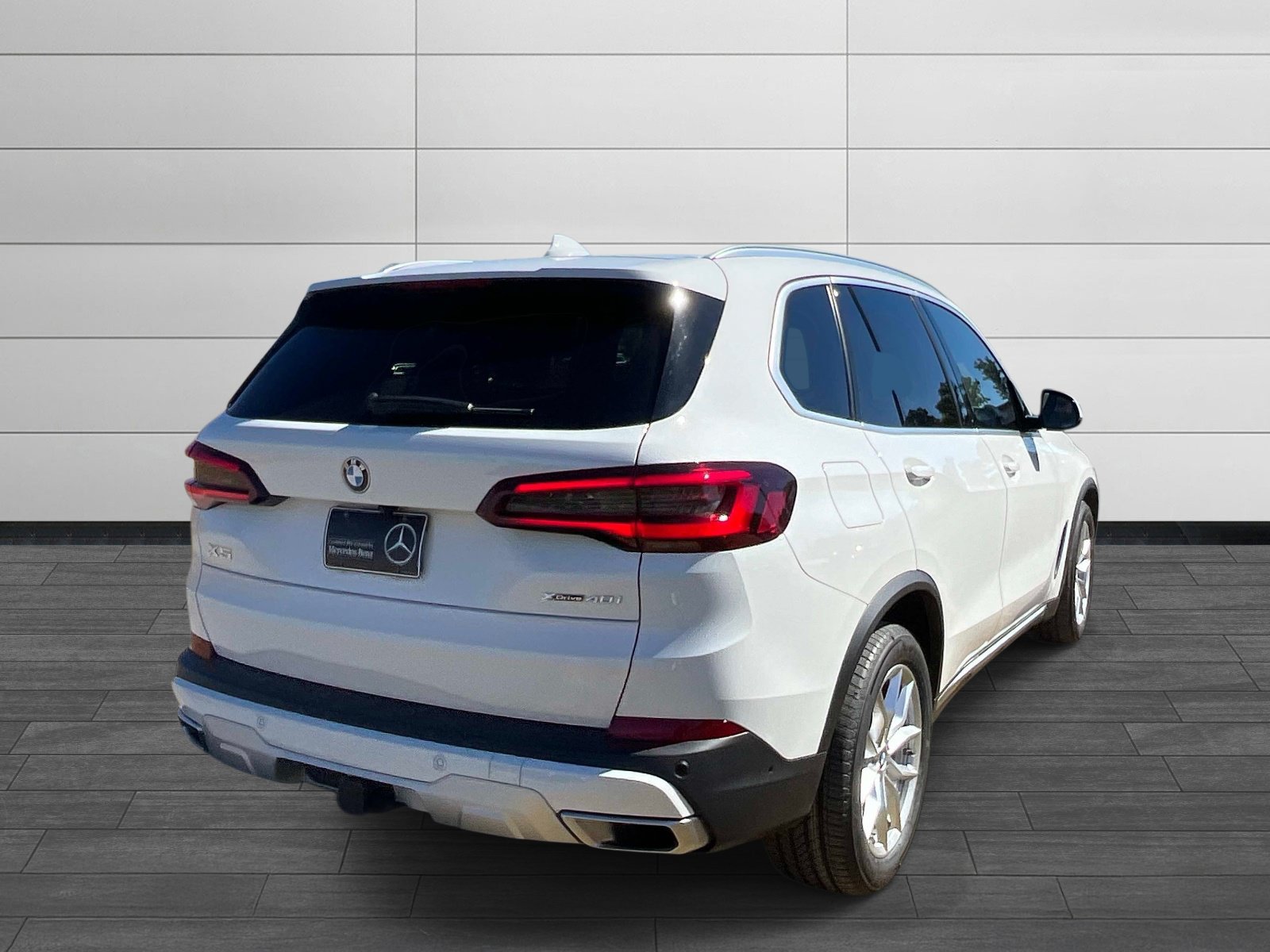 Used 2023 BMW X5 xDrive40i w/ Premium Package AWD/4WD image 3