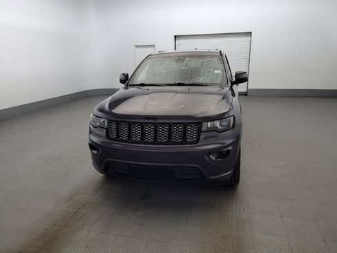 Used 2017 Jeep Grand Cherokee Altitude AWD/4WD image 15