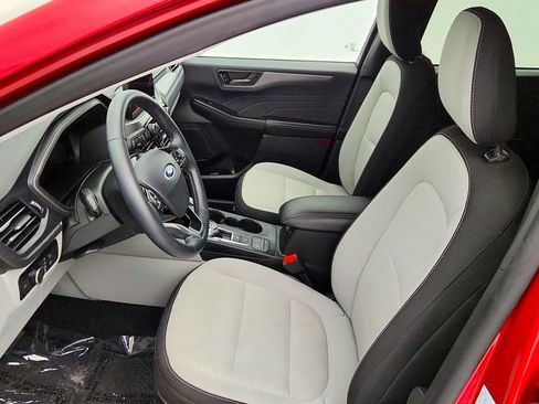 Used 2025 Ford Escape Active w/ Cold Weather Package image 17