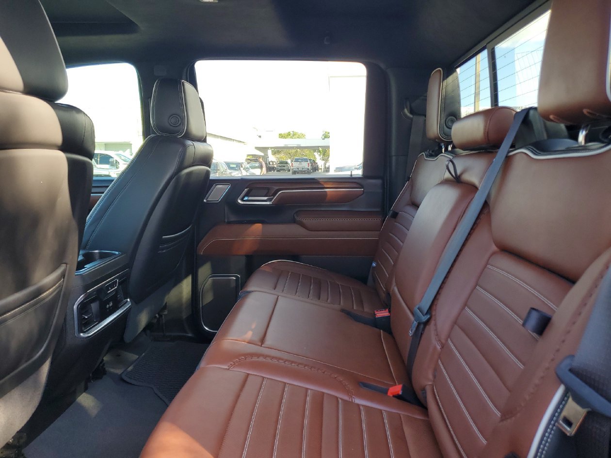 Used 2024 GMC Sierra 2500 Denali Ultimate AWD/4WD image 11
