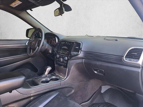 Used 2021 Jeep Grand Cherokee Laredo X image 18