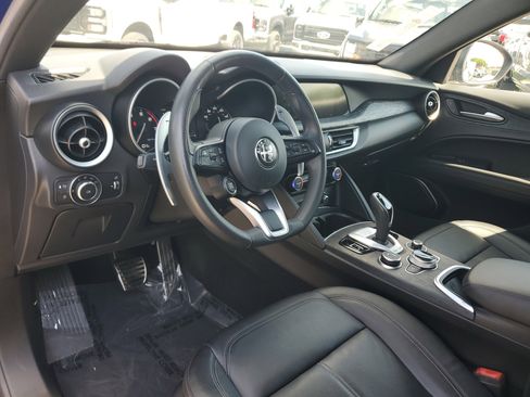 Used 2022 Alfa Romeo Stelvio Sprint RWD image 13