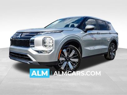 Used 2025 Mitsubishi Outlander SE