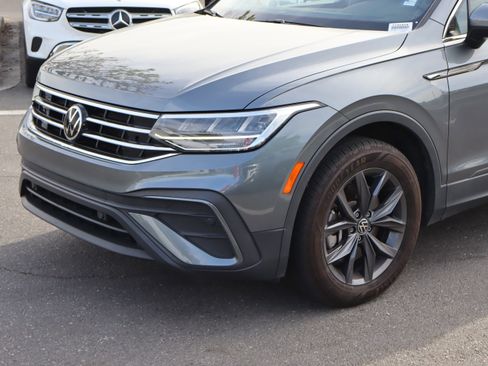 Used 2022 Volkswagen Tiguan SE image 6