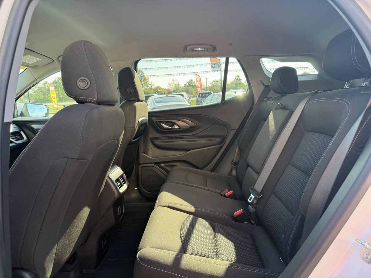 Used 2024 GMC Terrain SLE w/ Driver Convenience Package AWD/4WD image 18