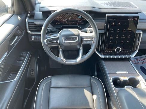 Used 2024 GMC Acadia Denali image 6