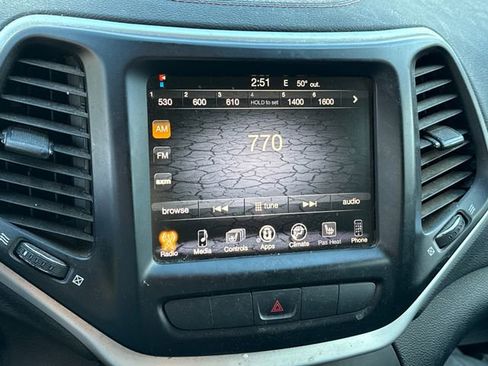 Used 2014 Jeep Cherokee Trailhawk w/ Leather Interior Group image 12