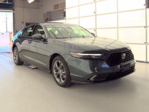 Used 2023 Honda Accord EX image 2