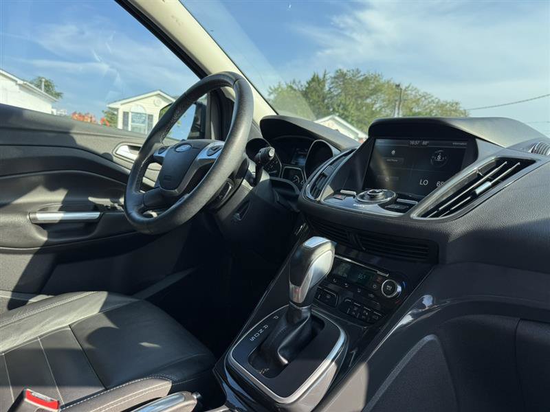 Used 2014 Ford Escape Titanium w/ Equipment Group 401A FWD image 16