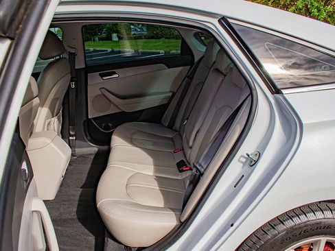 Used 2019 Hyundai Sonata SE FWD image 13