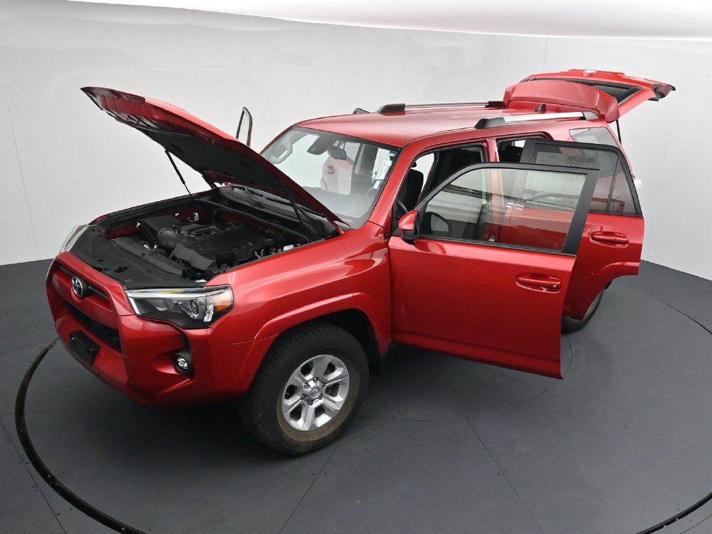 Used 2024 Toyota 4Runner SR5 AWD/4WD image 39