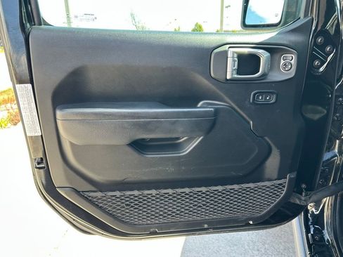 Used 2022 Jeep Wrangler Sport AWD/4WD image 22