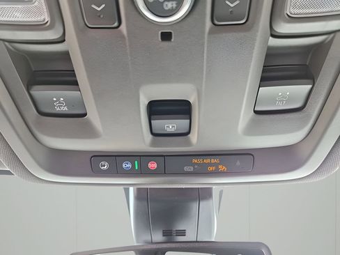 Used 2022 GMC Yukon XL SLT w/ SLT Premium Package image 42