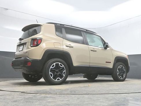Used 2016 Jeep Renegade Trailhawk image 30