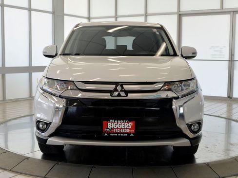 Used 2017 Mitsubishi Outlander SE AWD/4WD image 3
