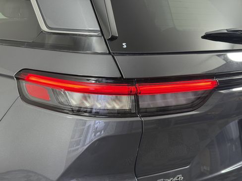 Used 2022 Jeep Grand Cherokee Overland w/ Adv Protech Group III image 8