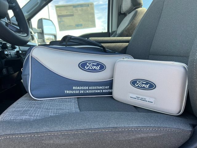 New 2026 Ford F250 XLT w/ FX4 Off-Road Package AWD/4WD image 4