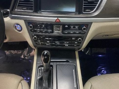 Used 2015 Hyundai Genesis 5.0 RWD image 17