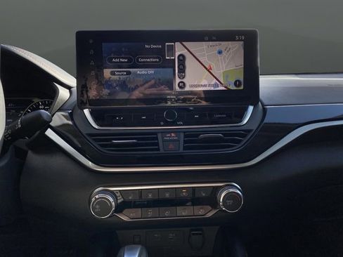 Used 2023 Nissan Altima 2.5 SR w/ SR Premium Package image 9