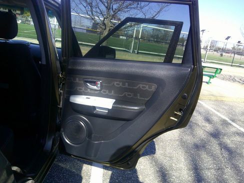 Used 2012 Kia Soul + image 40