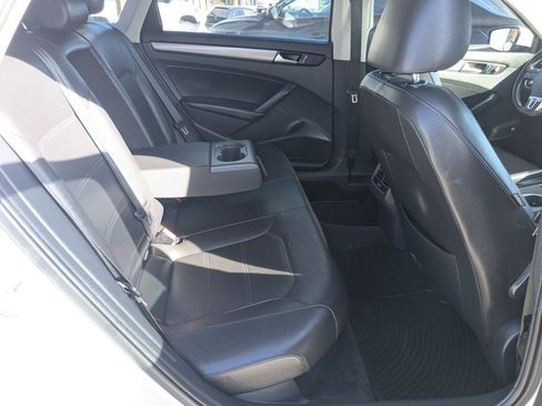 Used 2015 Volkswagen Passat TDI SE image 29