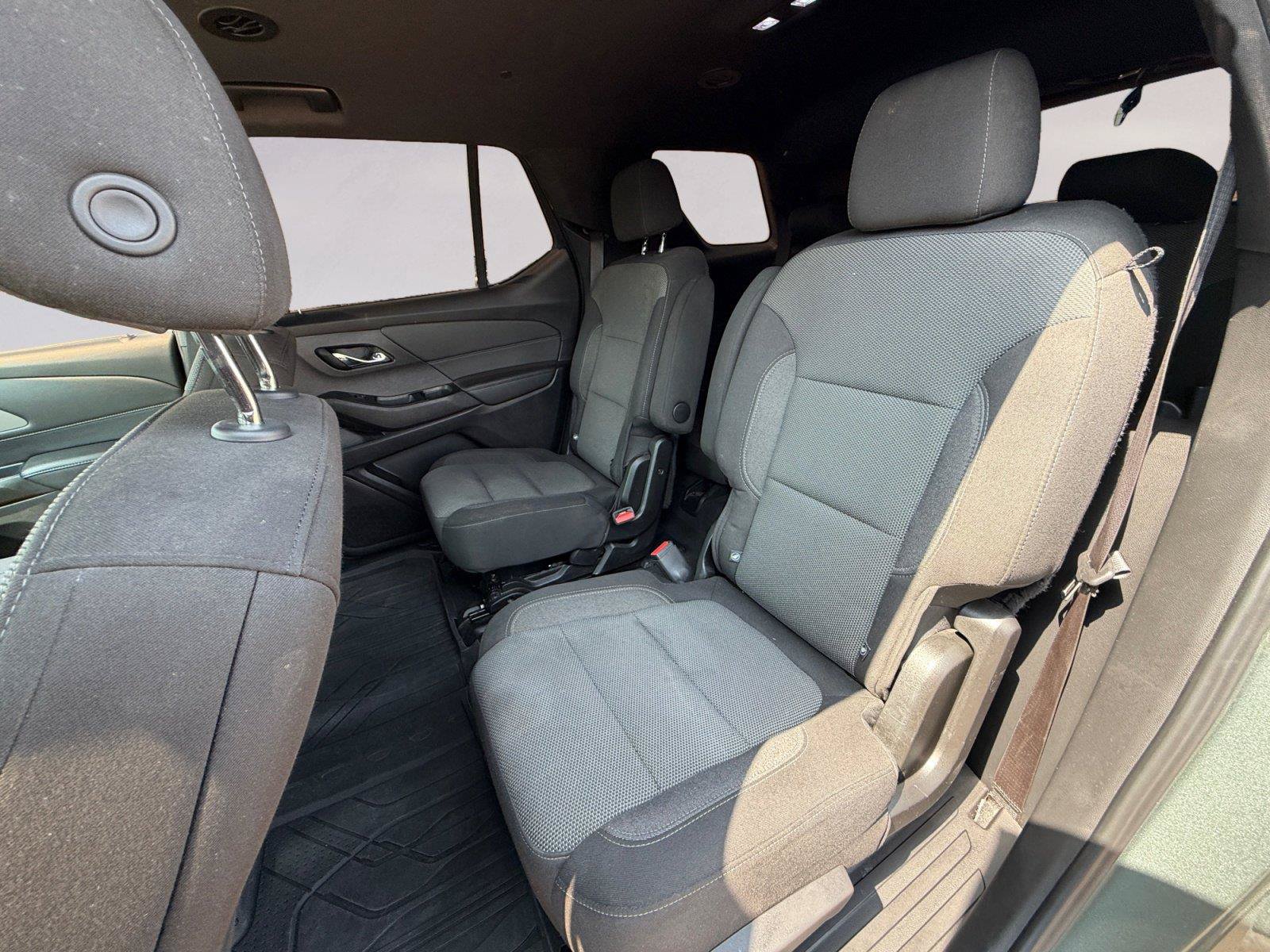 Used 2023 Chevrolet Traverse LT FWD image 13