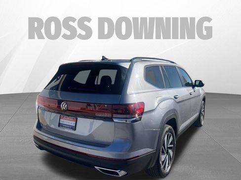 Used 2025 Volkswagen Atlas SE image 4