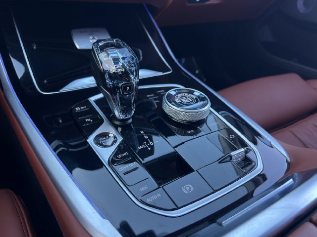 Used 2024 BMW ALPINA XB7 AWD/4WD image 35