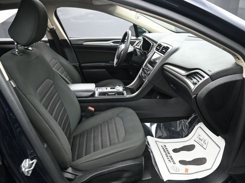 Used 2020 Ford Fusion SE image 37