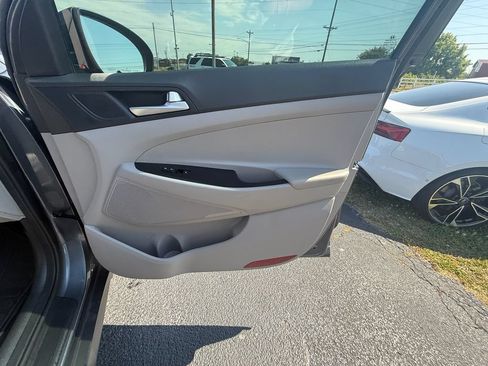 Used 2019 Hyundai Tucson SE FWD image 21