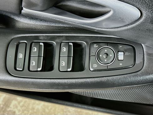 Used 2025 Hyundai Sonata SEL FWD image 15