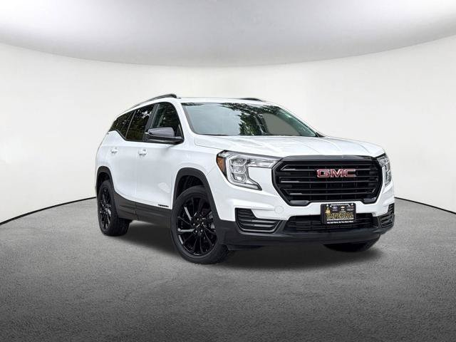 Used 2023 GMC Terrain SLE w/ Driver Convenience Package AWD/4WD image 2