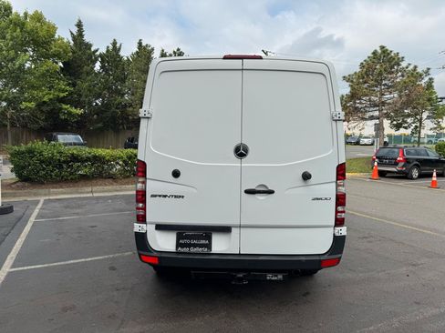 Used 2017 Mercedes-Benz Sprinter 2500 image 7