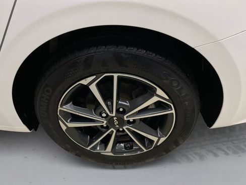 Used 2023 Kia Forte LXS w/ LXS Technology Package FWD image 18
