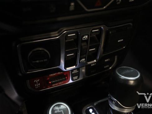 Used 2020 Jeep Gladiator Rubicon AWD/4WD image 22