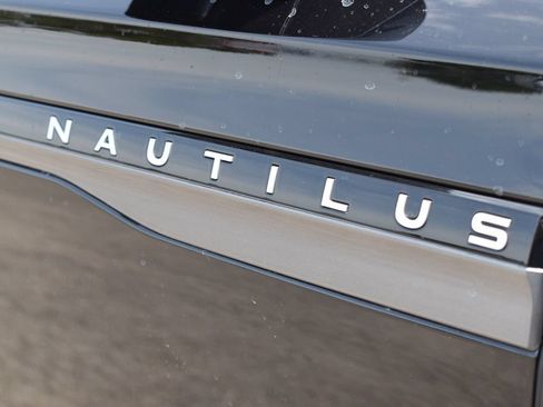 Used 2024 Lincoln Nautilus Reserve w/ Equipment Group 203A AWD/4WD image 5