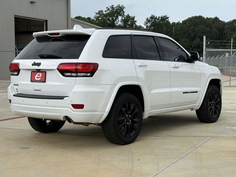Used 2020 Jeep Grand Cherokee Altitude AWD/4WD image 8