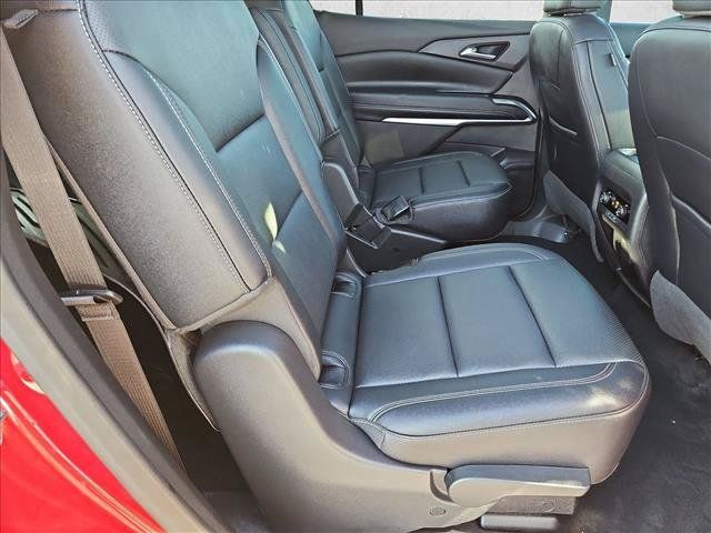 Certified 2025 Chevrolet Traverse LT w/ Sun and Wheel Package FWD image 20
