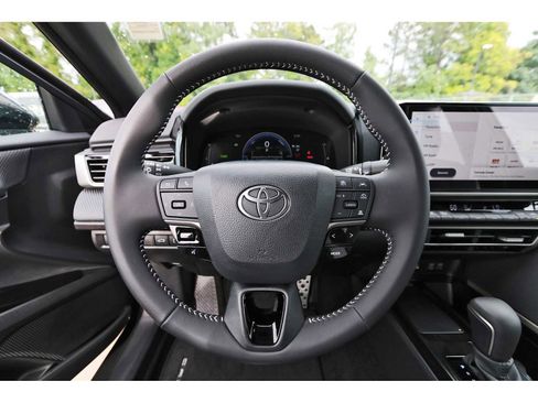 Used 2026 Toyota Camry SE w/ Multimedia Upgrade Package FWD image 13